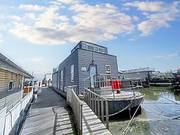 Stunning Contemporary Houseboat - Lady Grey