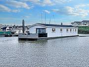 Superb Contemporary Houseboat - Rivers End